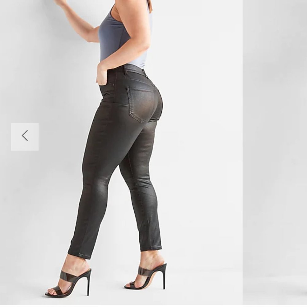 Curvy High Waisted Black Coated Button Fly Supersoft Skinny Jeans Size 10 NWT